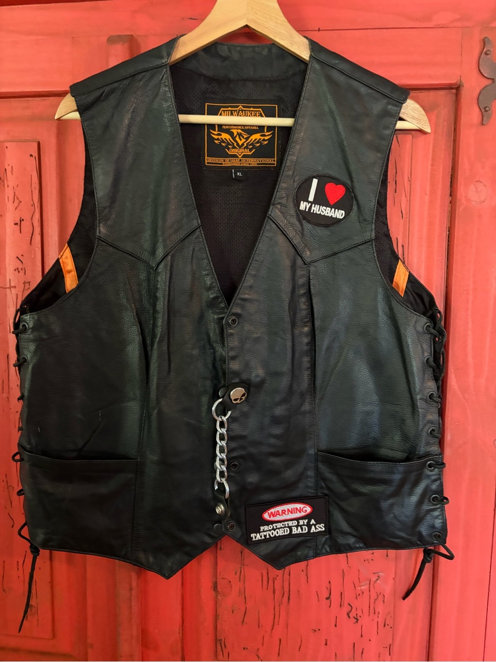 Milwaukee Vintage LeatherVest protected by a tattooed bad ass ❤️ husband